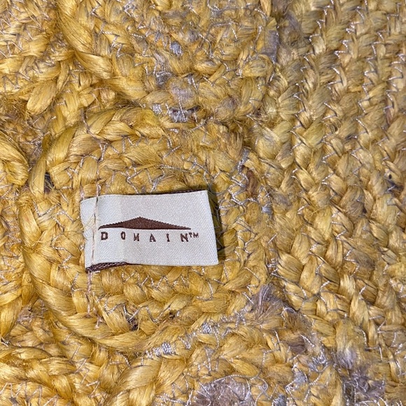 Domain Set of 4 wheat gold woven place mats - Picture 3 of 4